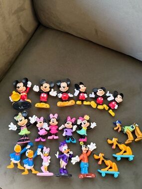 Disney Classic Mickey & Friends Mini Figure Set - Multicolor